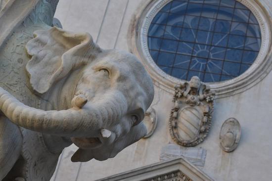 遭到破坏的大象与方尖碑，罗马。