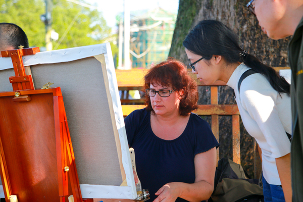 中国写生大会进行时之法国画家克莉丝汀?博提歌里欧尼（Christine Bottiglioni）