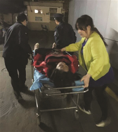 产妇在地铁站站长室生下了孩子。