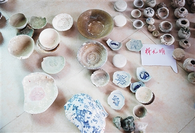 琼海市潭门镇16位渔民捐赠的400余件家传物件，还原了古代南海渔民的生活状态和海上贸易实况。