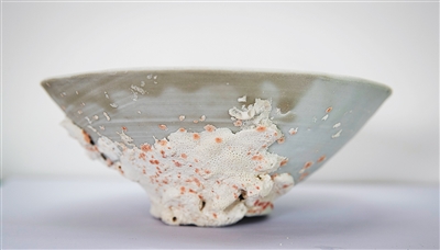 一只民国时期的瓷碗。