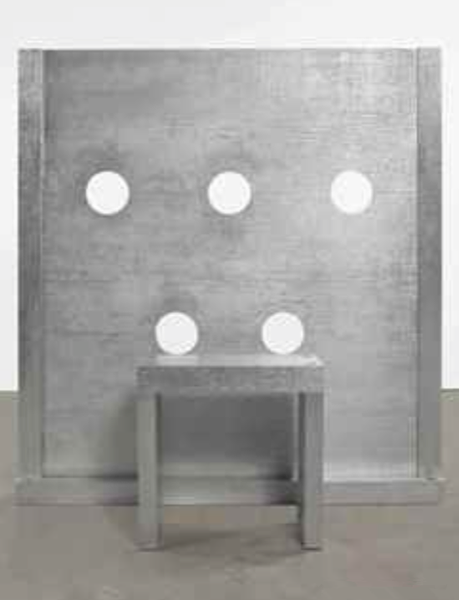 卡迪·诺兰德（Cady Noland）的《因循守旧恐惧》（Beltway Terror）。图片：Courtesy of Kenny Schachter