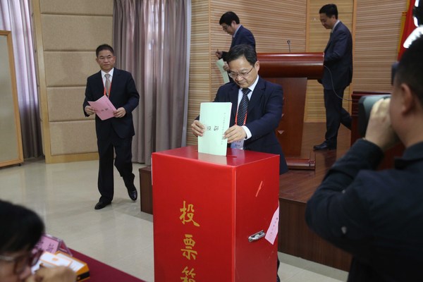 当天下午的选举会议上，选举产生了九三学社厦门市第八届委员会委员35人和出席九三学社福建省第八次代表大会代表42人。5