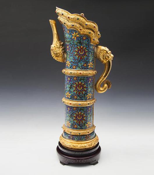 缠枝莲纹多穆壶