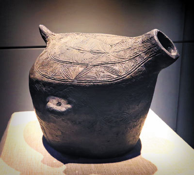 陶盉(田螺山遗址出土)