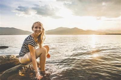 在泸沽湖，邹熠霏为玛格丽特拍下的照片。