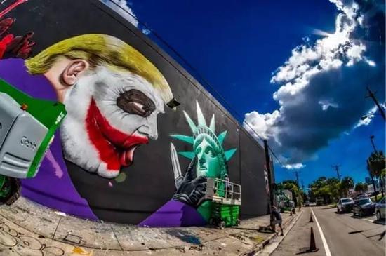 美国Bushwick艺术区，由数位艺术家在纽约街头创作的特朗普壁画。图/Alessando Abate