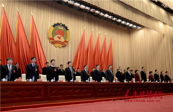 14.jpg开幕式上共唱国歌