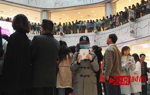 虹桥一姐为蹲守明星10小时不上厕所:我不想红