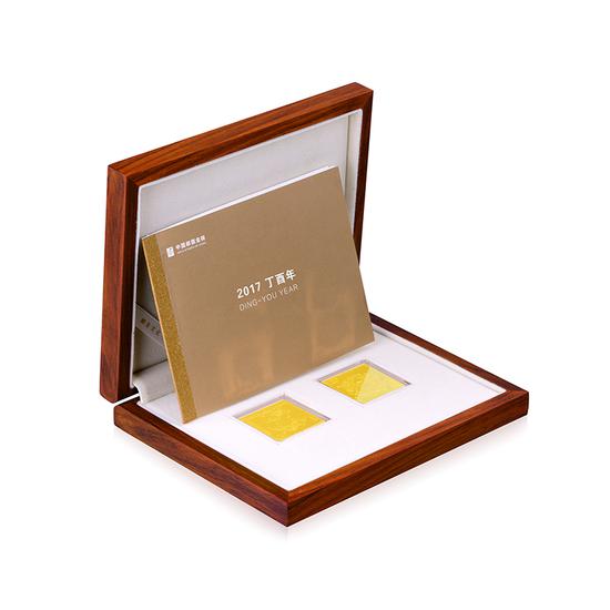 《丁酉年》贵金属邮品-《丁酉年》邮票金砖实拍图