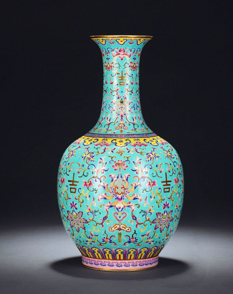 7 清道光 松石绿地粉彩八吉祥莲花瓶