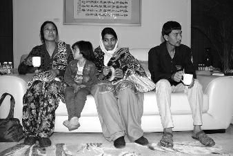 滞留印度54年的老兵今日回家明日回村扫墓探亲