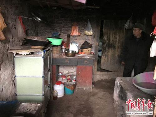 17岁留守少年除夕自杀:无人叫吃年夜饭 亲属冷漠