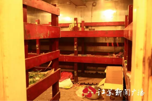 江苏一货轮在印度被扣押 23名船员被困一个多月