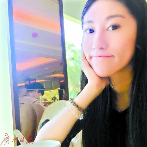 90后“宠物殡葬师”徐雅婷说，创业初衷是送宠物最后一程。