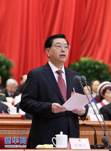 　　3月5日，第十二届全国人民代表大会第五次会议在北京人民大会堂开幕。张德江主持会议。 新华社记者 庞兴雷 摄