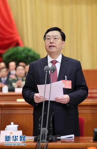 　　3月5日，第十二届全国人民代表大会第五次会议在北京人民大会堂开幕。张德江主持会议。 新华社记者兰红光摄