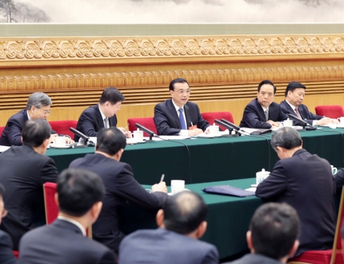 3月6日，中共中央政治局常委、国务院总理李克强参加十二届全国人大五次会议山东代表团的审议。新华社记者 姚大伟 摄