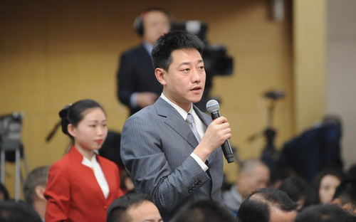 中央电视台记者提问_副本