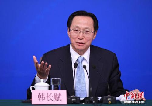 3月7日，十二届全国人大五次会议举行记者会，邀请农业部部长韩长赋、副部长张桃林等就“推进农业供给侧结构性改革”的相关问题回答中外记者的提问。<a target='_blank' href='http://www.chinanews.com/'>中新社</a>记者 侯宇 摄