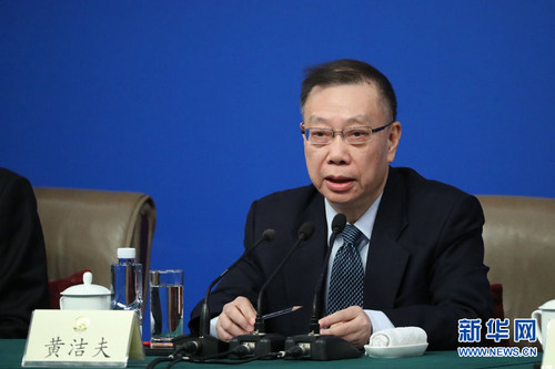 图为全国政协常委、教科文卫体委员会副主任，原卫生部副部长黄洁夫。