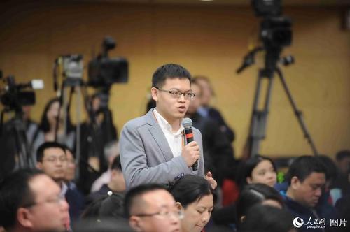 人民日报、人民网、人民日报客户端记者提问