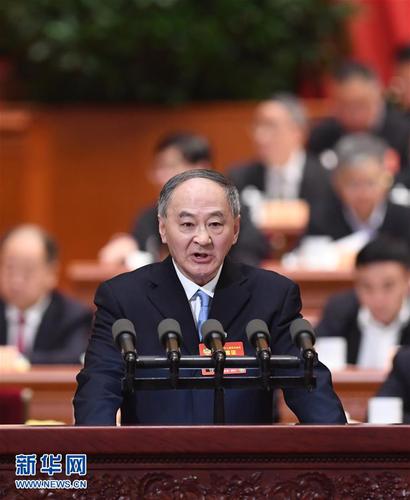 3月11日，全国政协十二届五次会议在北京人民大会堂举行第四次全体会议。这是黄方毅委员作《从黄炎培与毛泽东“周期率”对话说起》的发言。新华社记者 张铎 摄