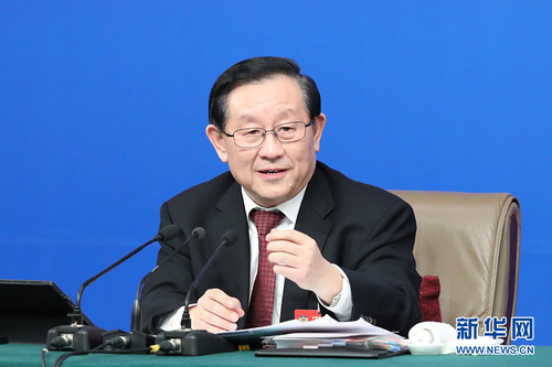 图为科技部部长万钢回答记者提问。