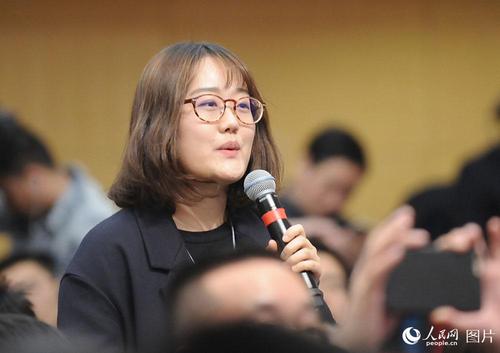 人民日报社记者提问