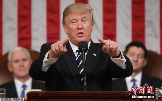 当地时间2月28日，美国总统特朗普在国会发表重要政策演讲，这是特朗普就职以来的首次国会演讲，备受外界关注。他阐述了自己就职一个月的成绩，提到了增加基础设施投入和国防预算，还谈到了移民改革、税收改革和医保改革等广为关注的问题。