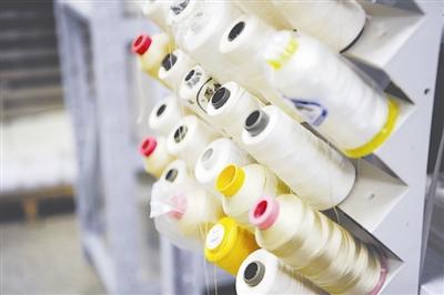 揭古籍修复师的日常：耐得住寂寞 每天都如履薄冰