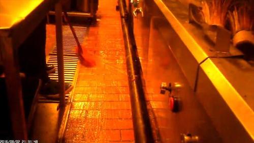 媒体曝俏江南黑厨内幕:扫把洗锅 臭鱼冒充活桂鱼