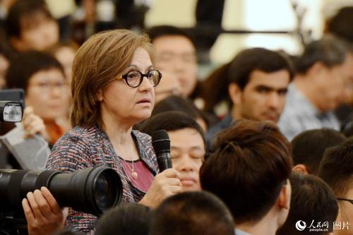 法兰西广播公司记者提问