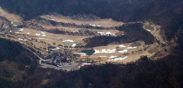 航拍韩国星州高球场 萨德部署基础工程进行中