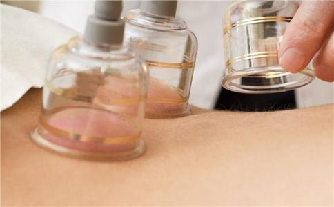 拔罐要注意什么 拔罐有哪些注意事项 拔火罐要注意什么问题