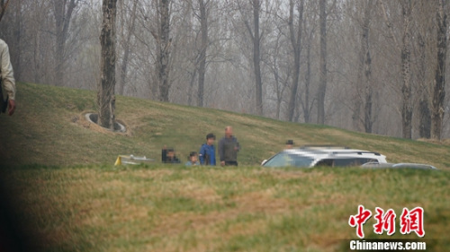 爆料者拍摄的游客下车现场。爆料者供图