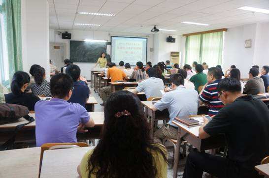 公务员考试面试天价培训班