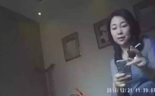 【热点】花68万摸10次脸，还是被摸！有钱人的世界我是真不懂