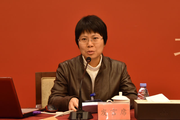 8、民盟广东省委参政议政工作处处长李敬东介绍参政议政经验体会。张雨斌 摄影