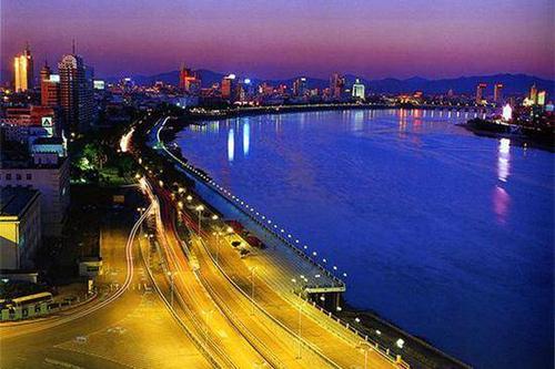 中国百万人口城市近百个 城镇化进程南快北慢