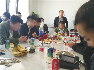 记者卧底贷款中介：假公章假离婚协议骗贷 员工曝月薪十万