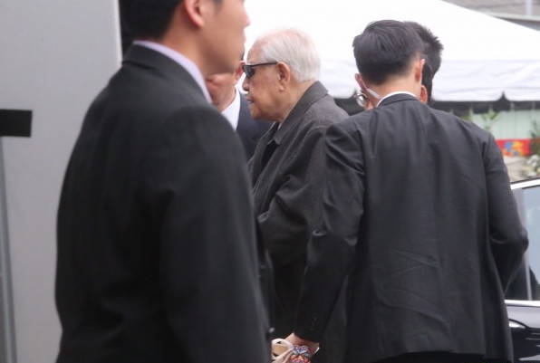 蔡英文马英九李登辉罕见同台 仅点头致意互动冷淡