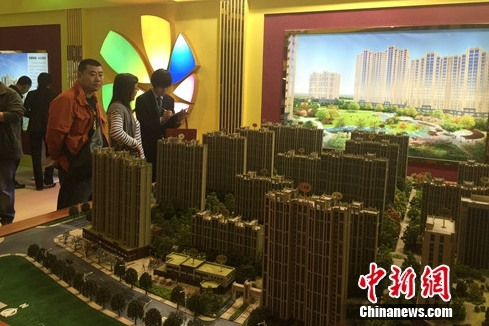 2016年北京春季房展会固安楼盘展区。<a target='_blank' href='http://www.chinanews.com/' >中新网</a> 种卿 摄