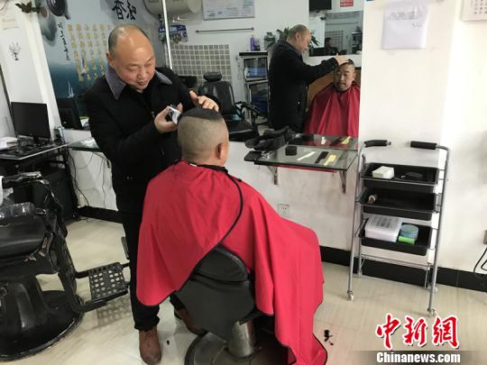 “廖一刀”廖慧忠 李婷婷 摄