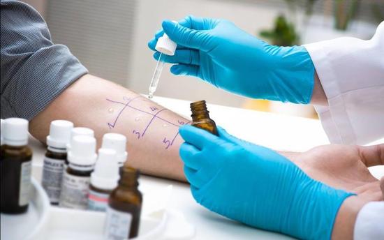 家里这10处地方易导致过敏，看完我默默去打扫了……