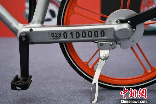 摩拜单车成都市场的第10万辆共享单车。　张浪 摄