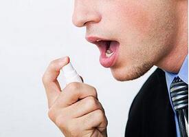 口臭吃薄荷糖会加重？预防要常吃6种食物