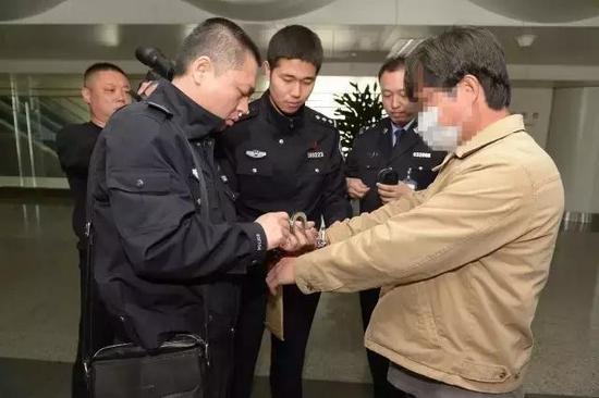 “天津版丁义珍”被劝返！身负亿元重案逃国外！