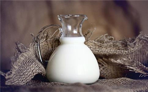 什么时候喝牛奶最好 牛奶怎么喝 喝牛奶注意什么