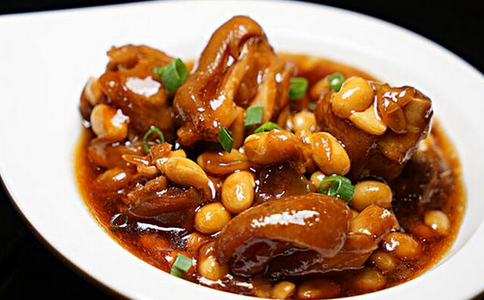 孕妇吃猪蹄有什么好处 猪蹄有什么营养价值 猪蹄有什么食用功效